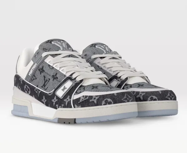 Product Louis Vuitton  Trainer 1ADHIG Image